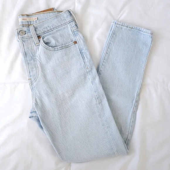 Levi's Light Wash High Rise Wedgie Skinny Ankle Jeans ✨️LIKE NEW✨️ - Picture 1 of 16